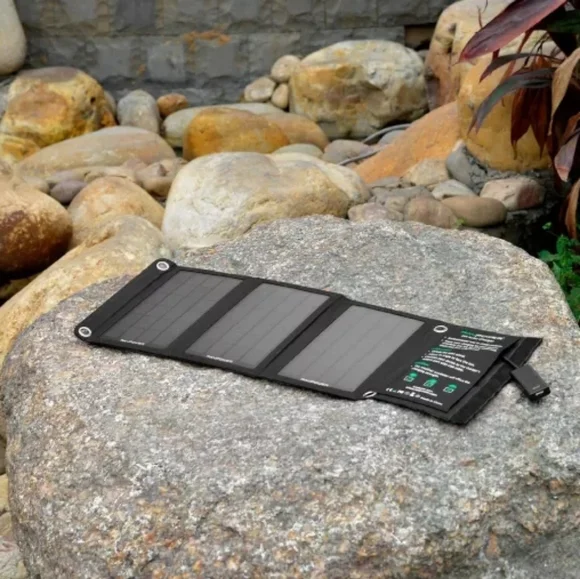 RAVPower 15W Foldable Solar Charger W/Dual USB Port - RP-SC02 - NWT